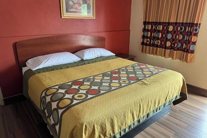 Room 5 of 23