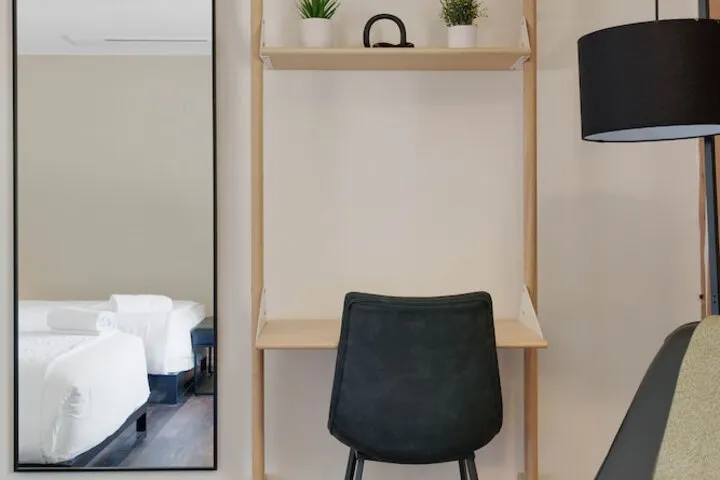 Room 4 of 14