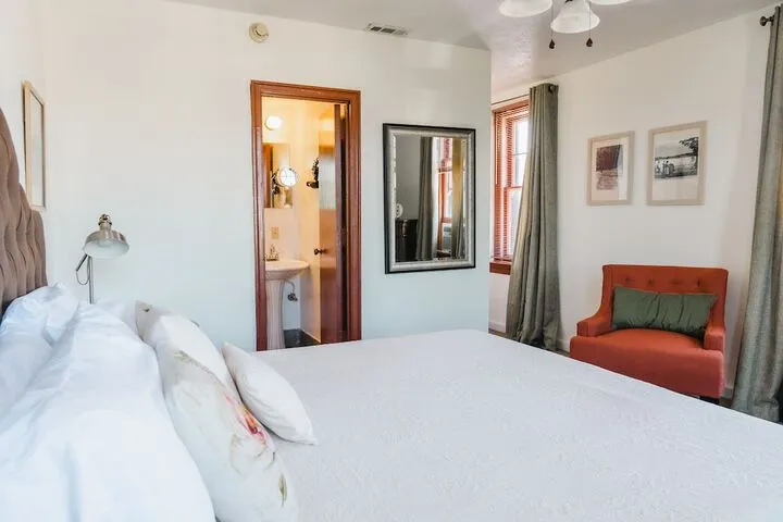 Room 5 of 60