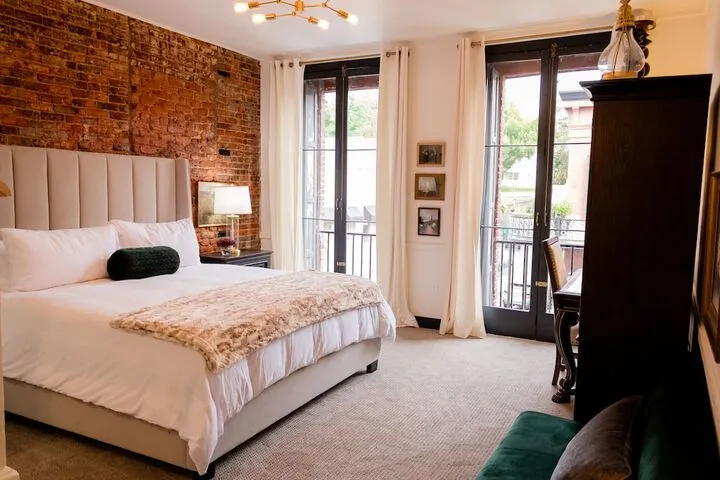 Room 4 of 56