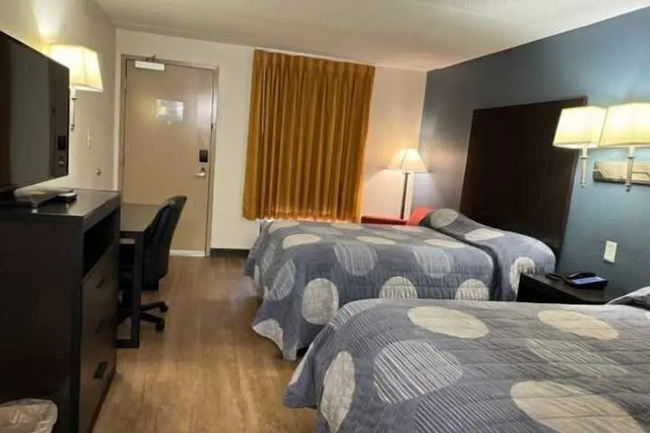 Room 2 of 7