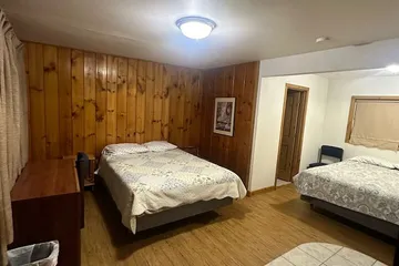 Country Cabin Motel