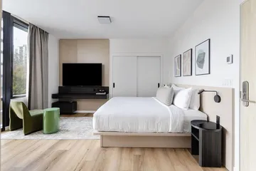 Smithe House