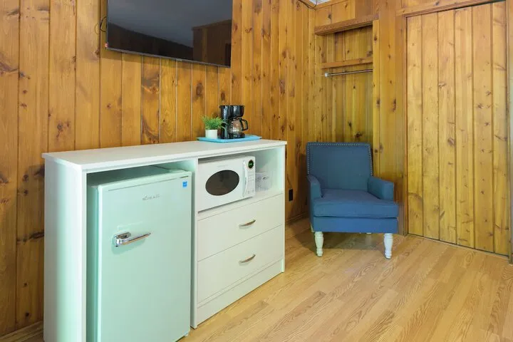 Room 4 of 59