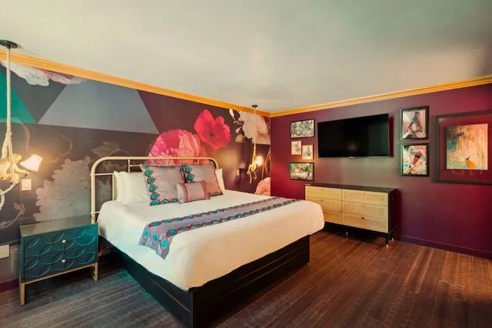 Room 4 of 42