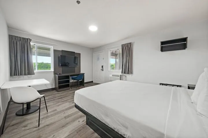 Room 3 of 12