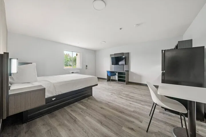 Room 2 of 12