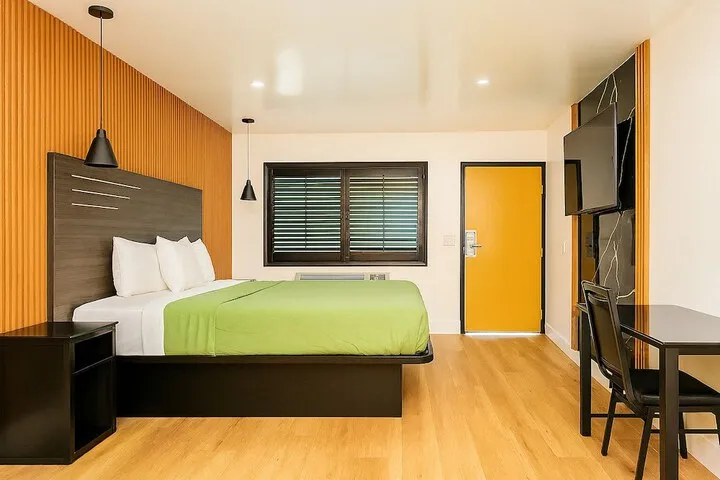 Room 3 of 23