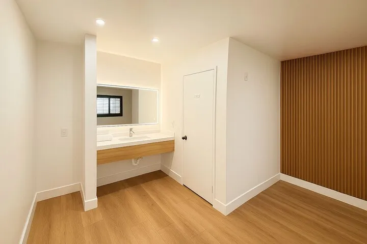 Room 5 of 23