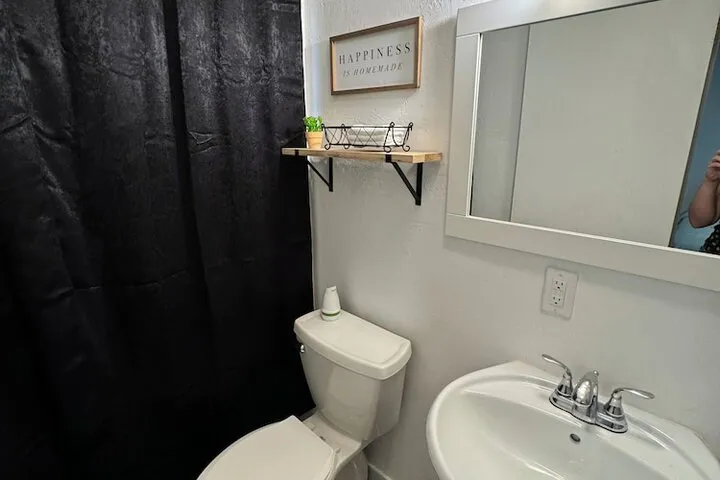 Room 4 of 6