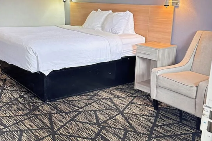 Room 3 of 11