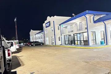 Dreamland Inn and Suites