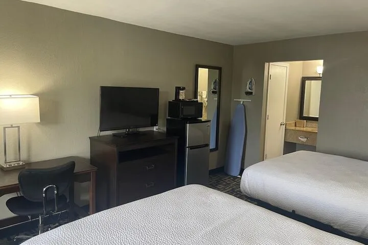 Room 5 of 23