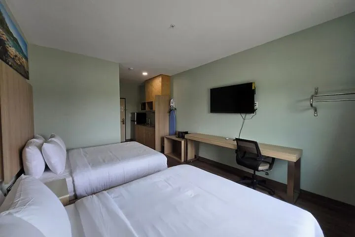 Room 5 of 17
