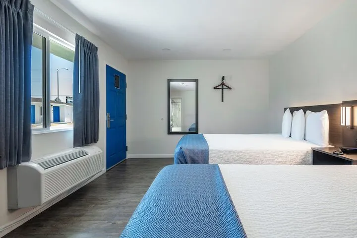Room 5 of 18