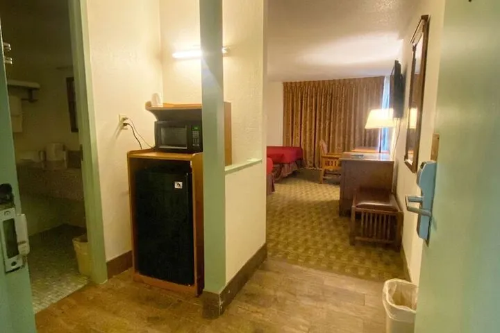 Room 2 of 10