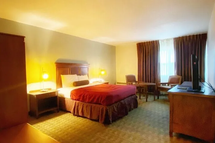 Room 3 of 10