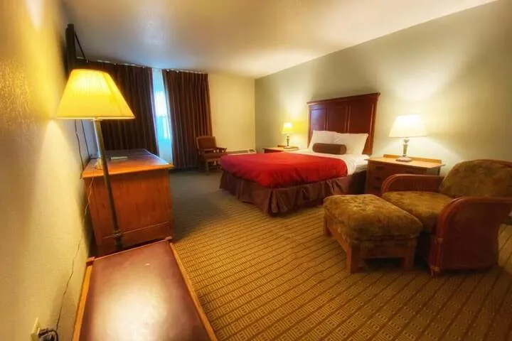 Room 5 of 10