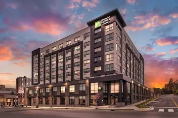 Holiday Inn Express & Suites Nashville West End - Univ Area by IHG