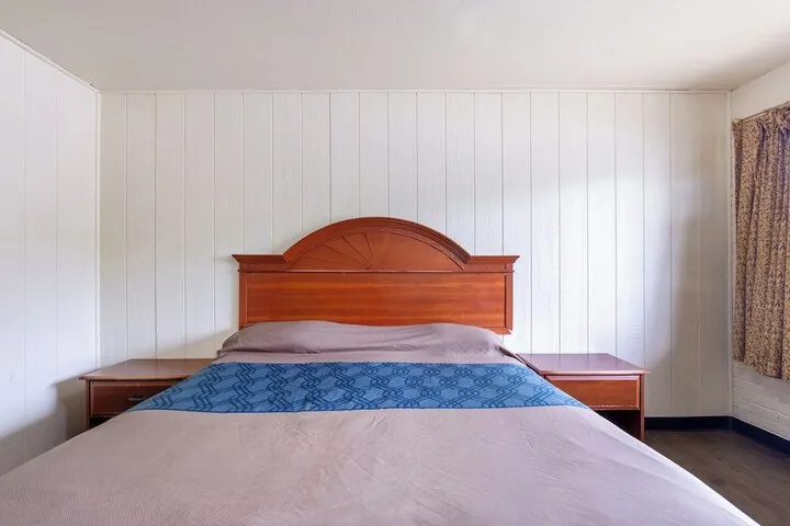 Room 4 of 26