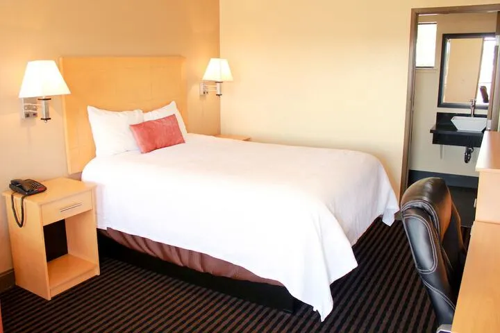 Room 2 of 34