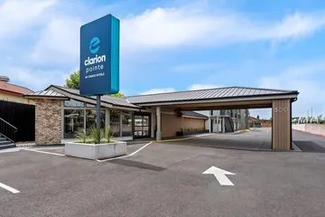 Clarion Pointe Mount Vernon - Burlington