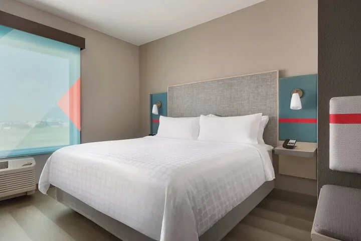 Room 3 of 28