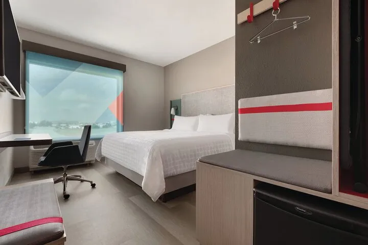 Room 4 of 28