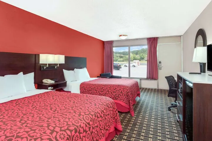 Room 4 of 15