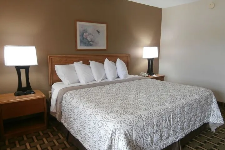 Room 4 of 11