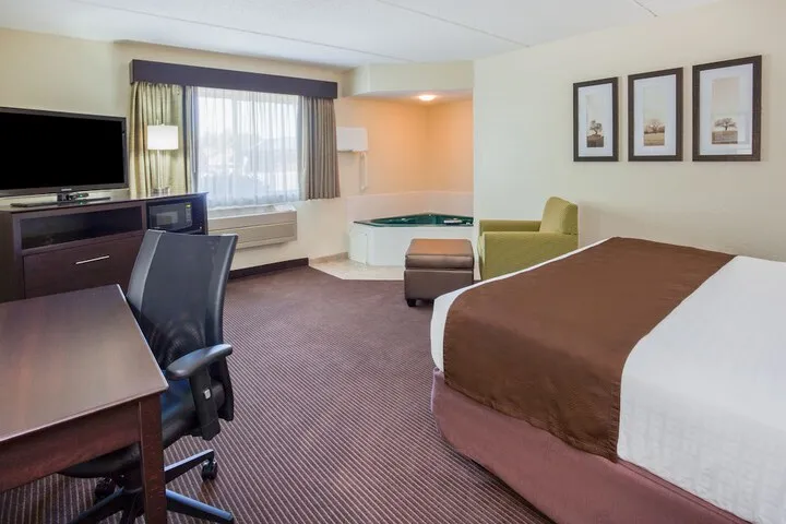 Room 3 of 34