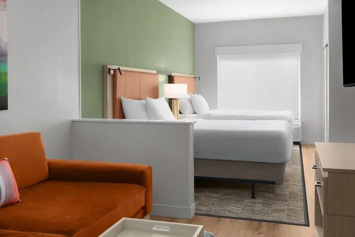 Room 4 of 22
