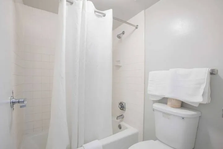 Room 5 of 29