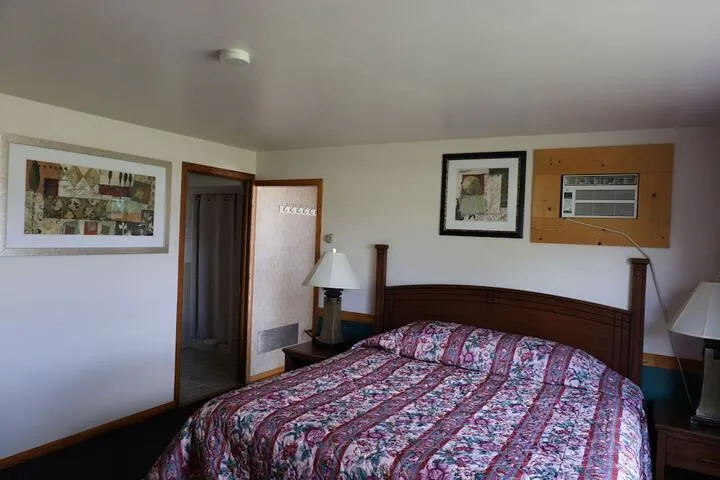 Room 4 of 11