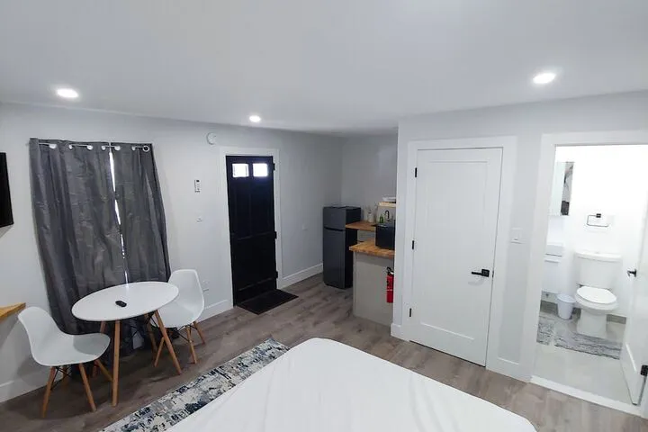Room 2 of 36