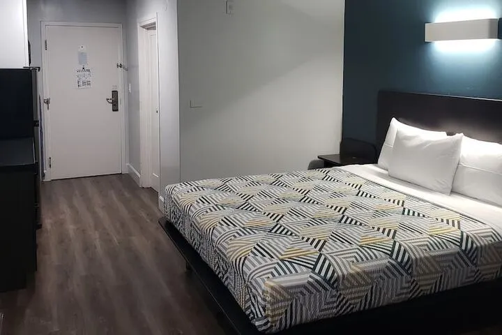 Room 4 of 26
