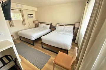89 & Nine Motel