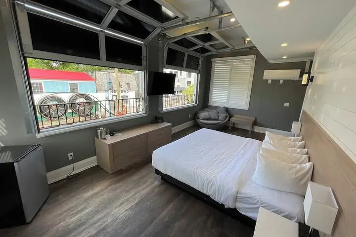 Room 2 of 17