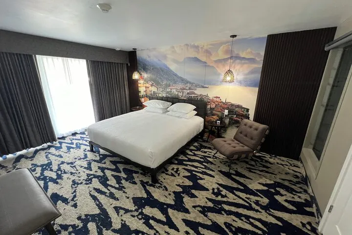 Room 4 of 71