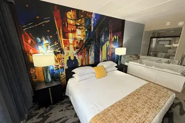Lighthouse Inn & Suites