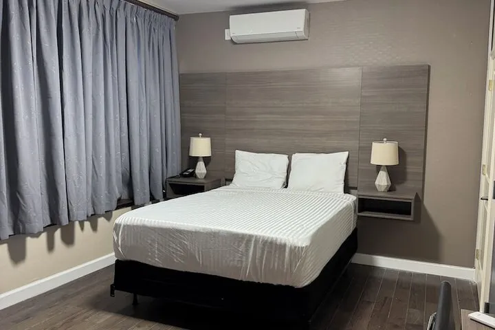 Room 3 of 9