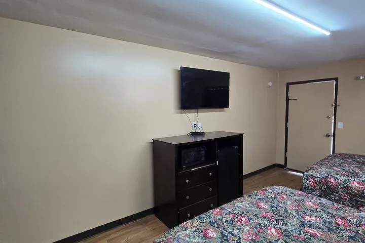 Room 3 of 6