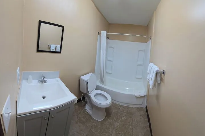 Room 4 of 6
