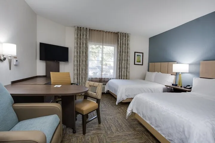 Room 4 of 33