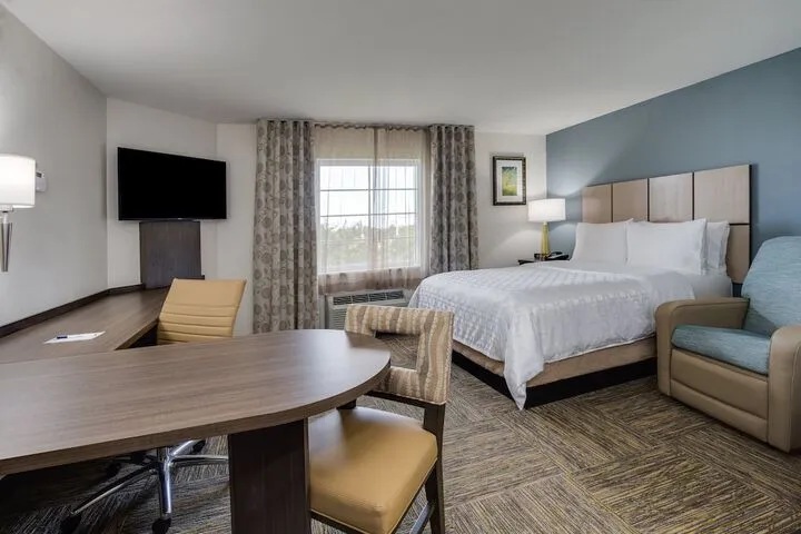 Room 3 of 33