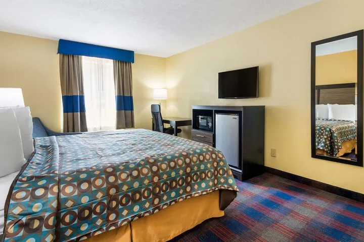 Room 5 of 30