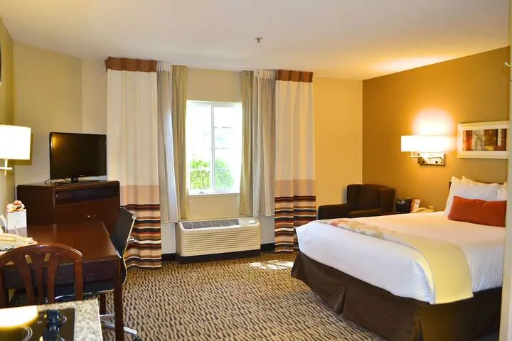 Room 4 of 34