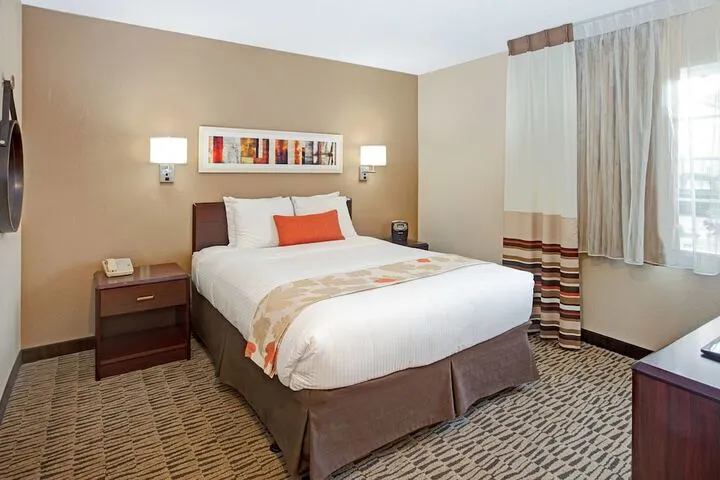 Room 3 of 34