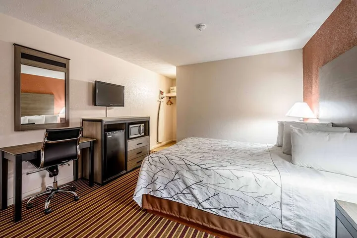 Room 5 of 30
