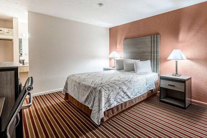 Room 4 of 30